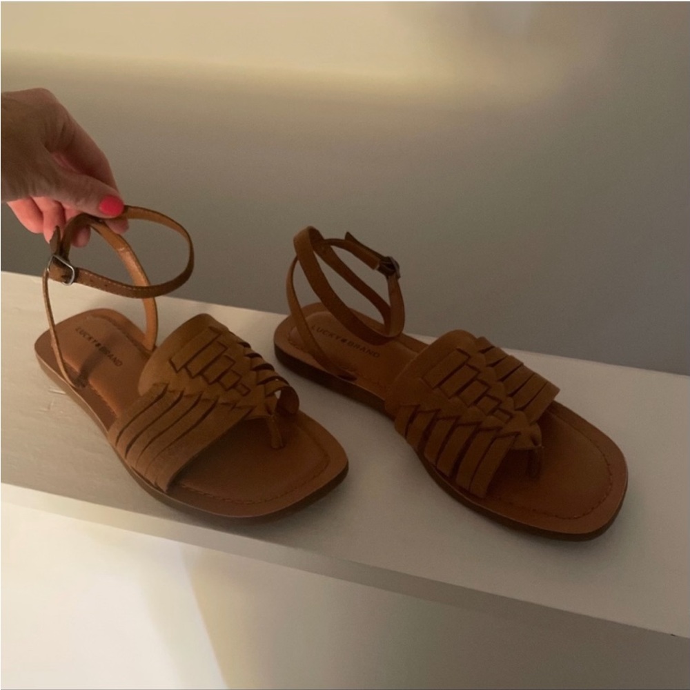 Women’s lucky brand sandals size 7